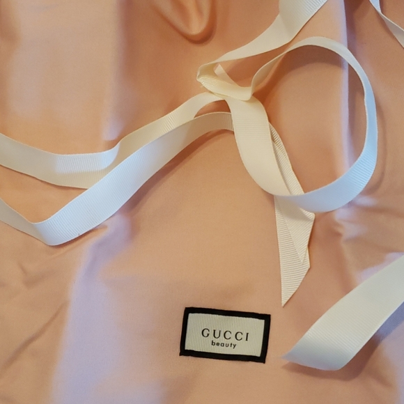 LARGE GUCCI BEAUTY POUCH. - Picture 4 of 7